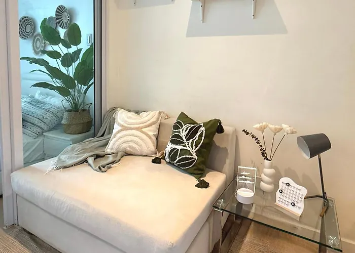 Cozy 1 Bedroom Unit With Balcony Azure Bahamas South 4* Manila